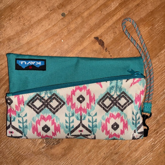 Kavu Handbags - Kavu Teal and Pink Patterned Clutch